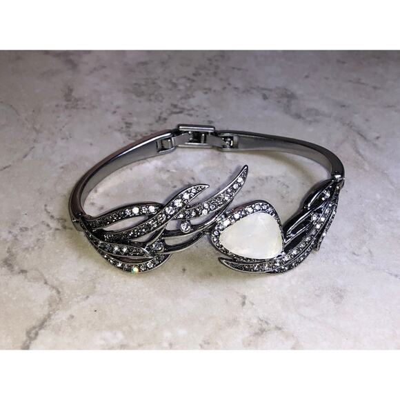 Chloe & Isabel moonlit wings pavé hinged bracelet- B057 - Picture 1 of 5